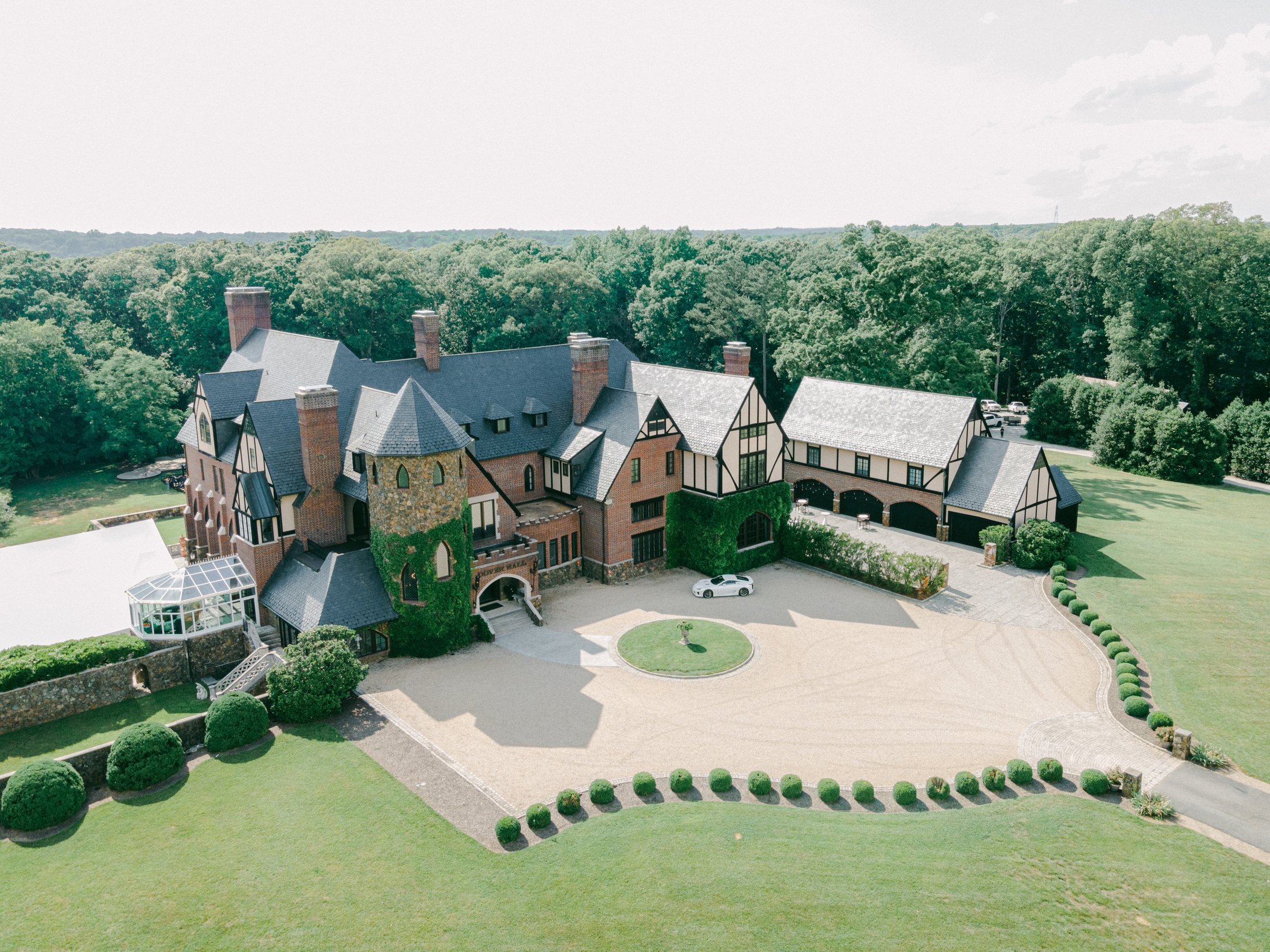 Aerial view of the Dover Hall manor and its gravel courtyard in Manakin-Sabot, Virginia